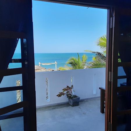 Feel The Waves Hotel Arugam Bay Exterior photo