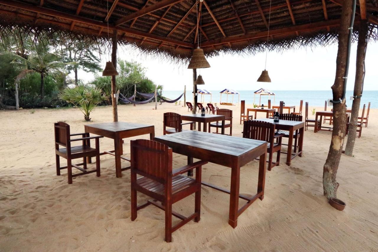 Feel The Waves Hotel Arugam Bay Exterior photo