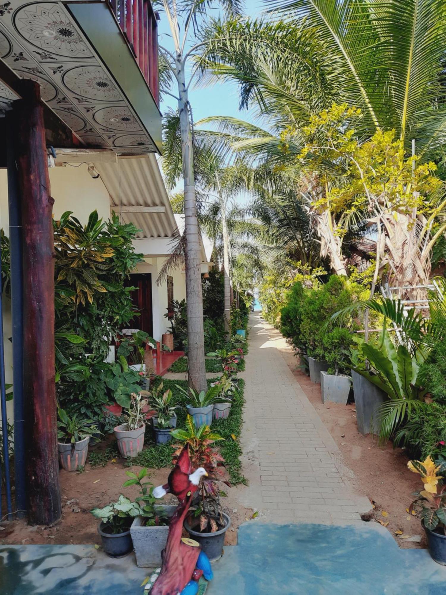 Feel The Waves Hotel Arugam Bay Exterior photo