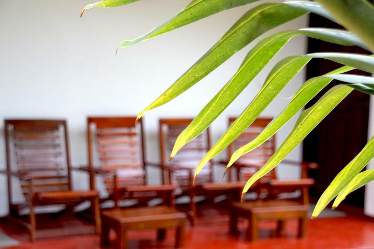 Feel The Waves Hotel Arugam Bay Exterior photo