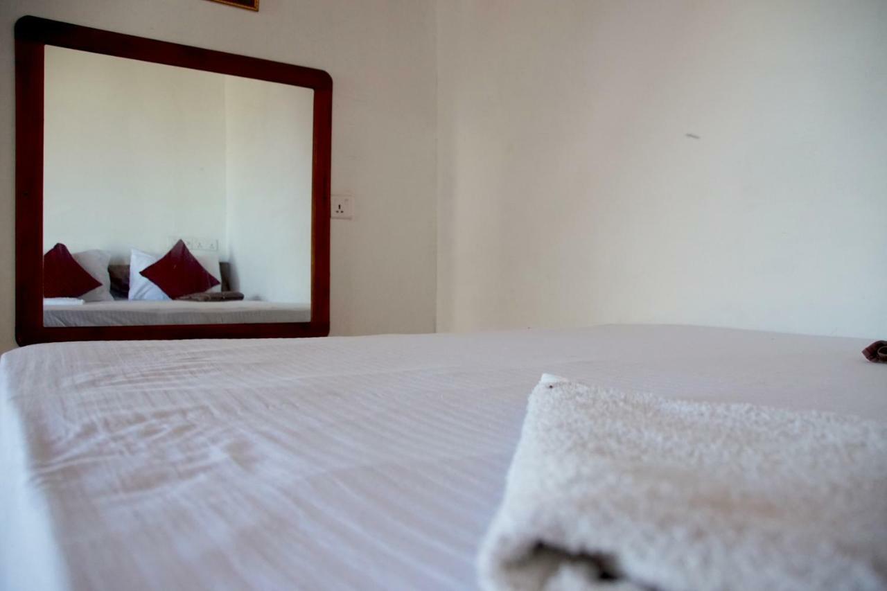 Feel The Waves Hotel Arugam Bay Exterior photo
